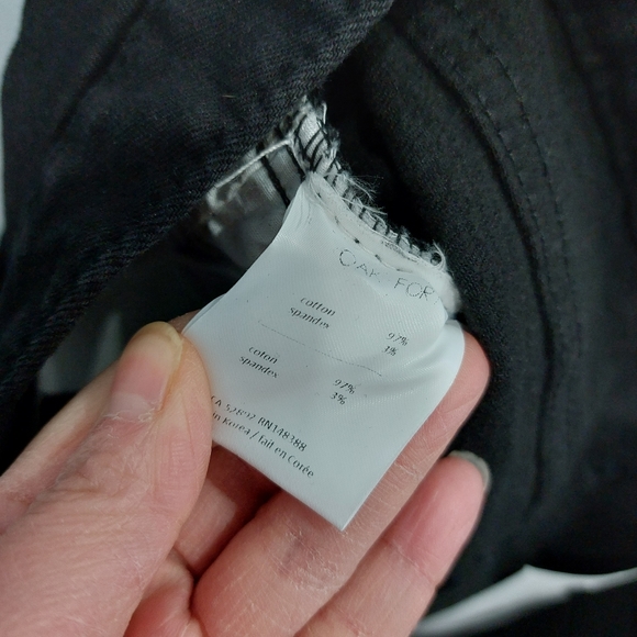 Oak and Fort Black Cropped Jeans - Picture 6 of 6